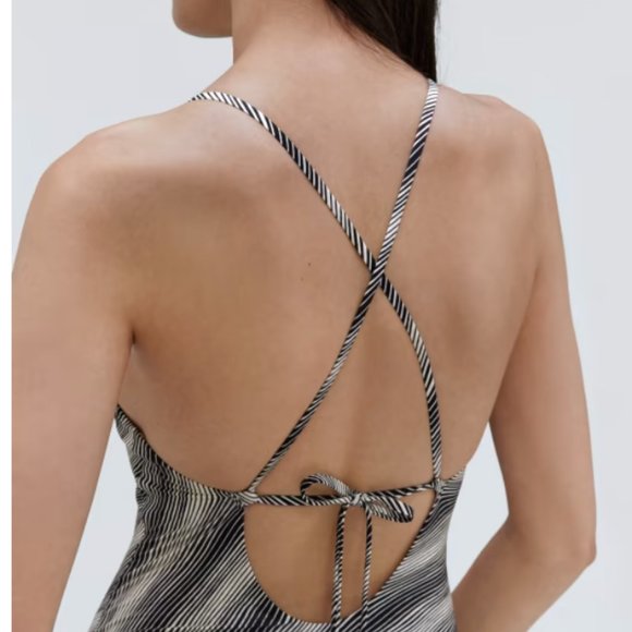 Everlane - The String One-Piece Swimsuit - Medium - Picture 4 of 7